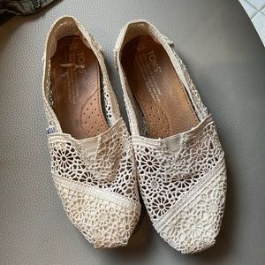 Toms White Lace Shoes